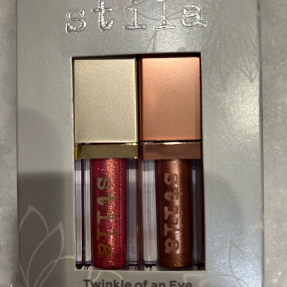 Still twinkle of an eye liquid eyeshadow duo - Picture 4 of 6